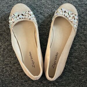 Tan with jewels Flat shoes